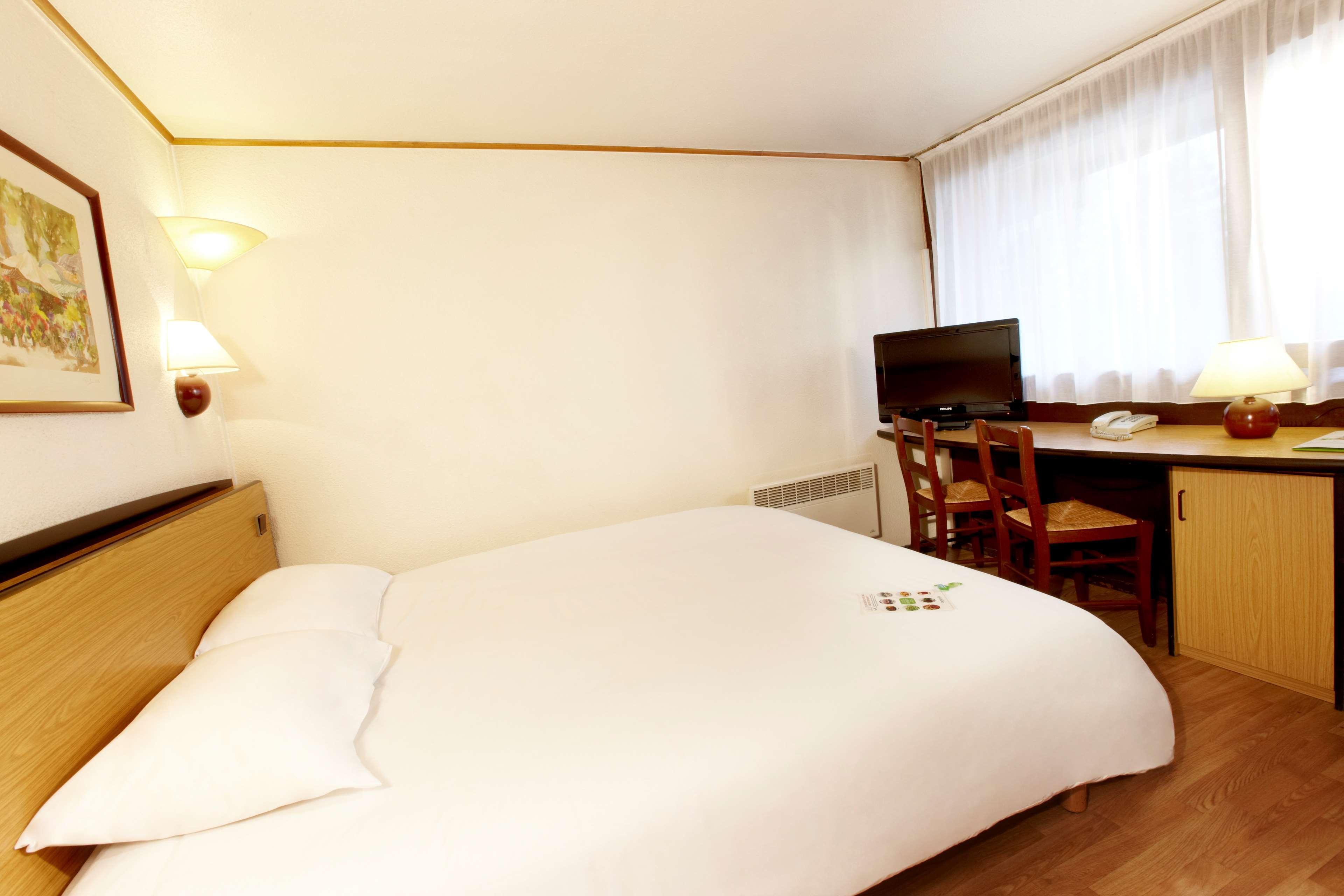 Campanile Saint-Avold Hotel Exterior photo